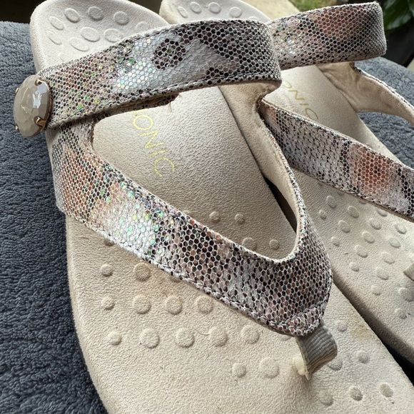 Vionic Cocoa Natural Snake Womens Sandal SZ 8. - Picture 4 of 7